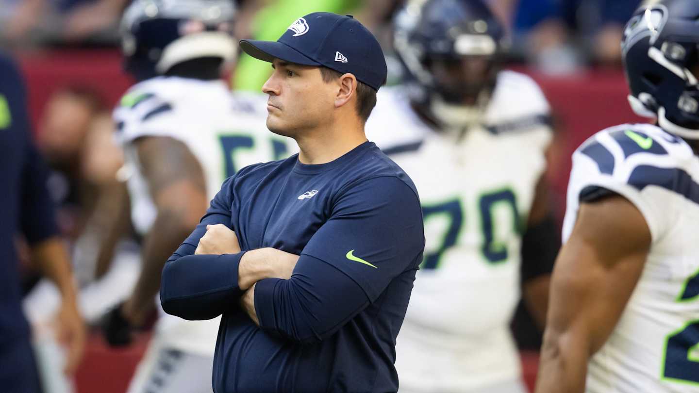 Seahawks HC Mike Macdonald Fires Back at Kyle Shanahan's Provocative Comments – Fans Are Absolutely Loving It