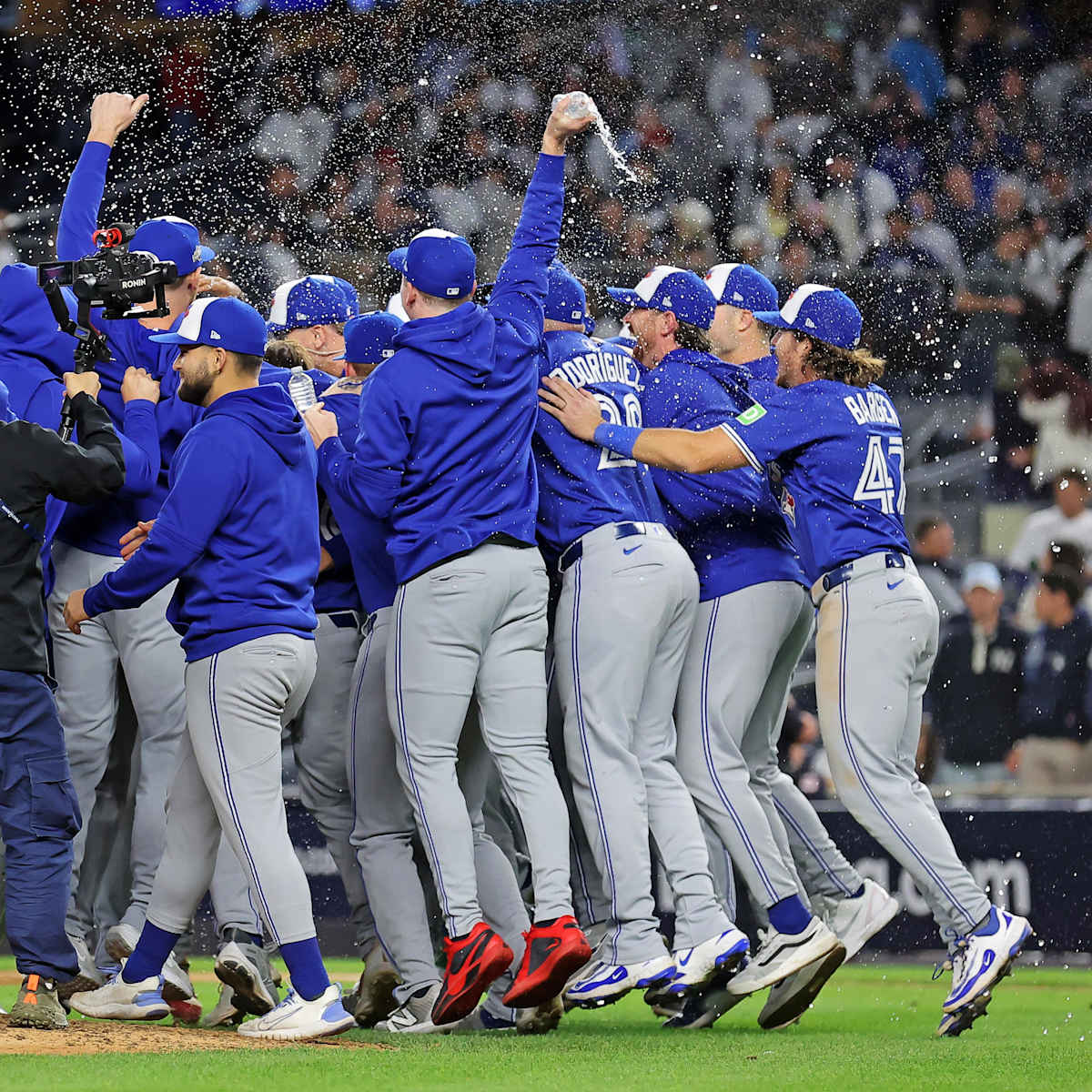 Losing Skid Snapped: Blue Jays Overcome Dodgers in 4-3 Thriller to Reset 50th Anniversary Season .v1