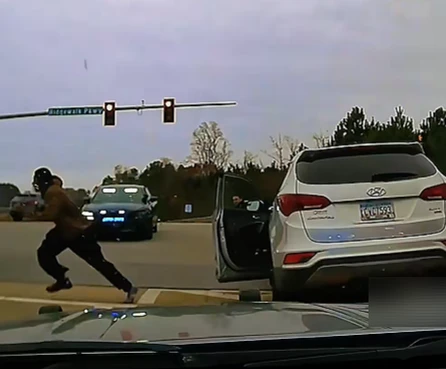 What He Saw In The Driver’s Seat Left Him Completely Speechless