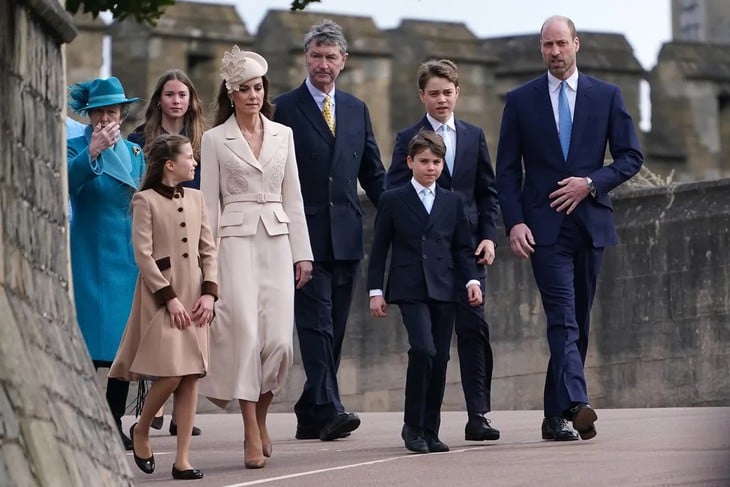 The Quiet Power of a Simple Gesture — What Kate and Charlotte’s Moment Revealed to the World