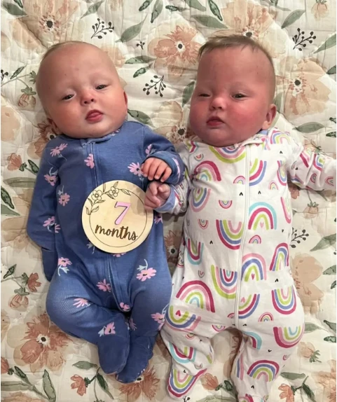 A Family’s Unyielding Love: The Blythes’ Fight for Their Twin Daughters’ Health and Survival 4131