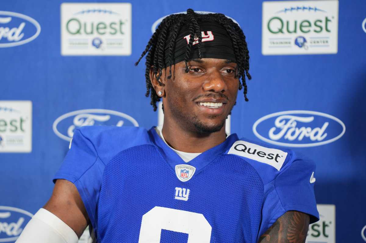 Giants’ $138 Million Receiving Phenomenon Shocks NFL by Rejecting Bigger Offers From Patriots and Cardinals, Chooses Loyalty to New York Amid Franchise Rebuild