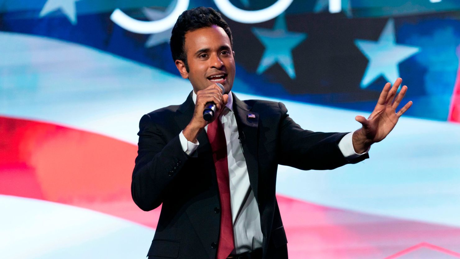 BREAKING: “A SON OF OHIO RISES” VIVEK RAMASWAMY’S PATRIOTIC MESSAGE IGNITES A NATIONAL DEBATE.c1