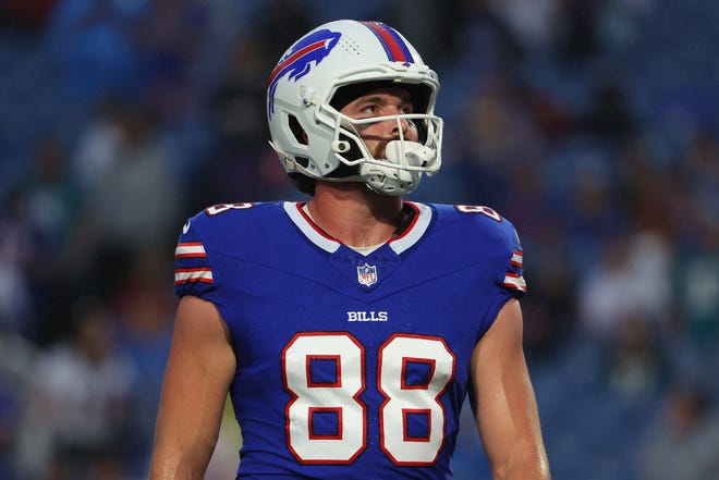 Ex-Girlfriend Accuses Bills TE Dawson Knox of Being a "Deadbeat" After Historic Win Over Patriots in Week 15
