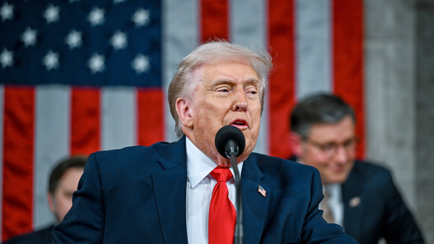 Trump Calls for Deportation of Reps. Omar and Tlaib, Lashes Out at Robert De Niro