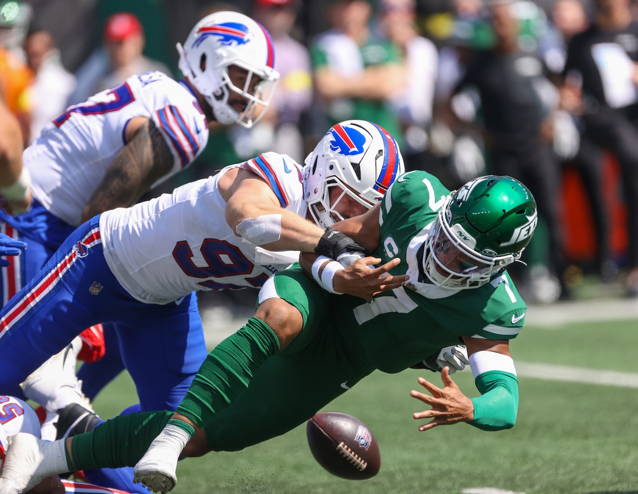 Buffalo Bills' Offensive Line Crisis: A Massive Hole They're Struggling With Ahead of Week 18 vs Jets