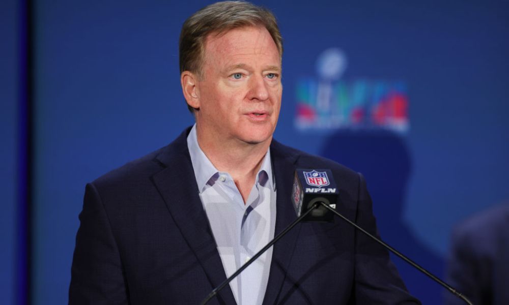 BREAKING NEWS: Kansas City Chiefs owner Clark Hunt has publicly criticized the NFL for forcing fans to pay an increasingly expensive list of streaming fees just to watch all NFL playoff games.