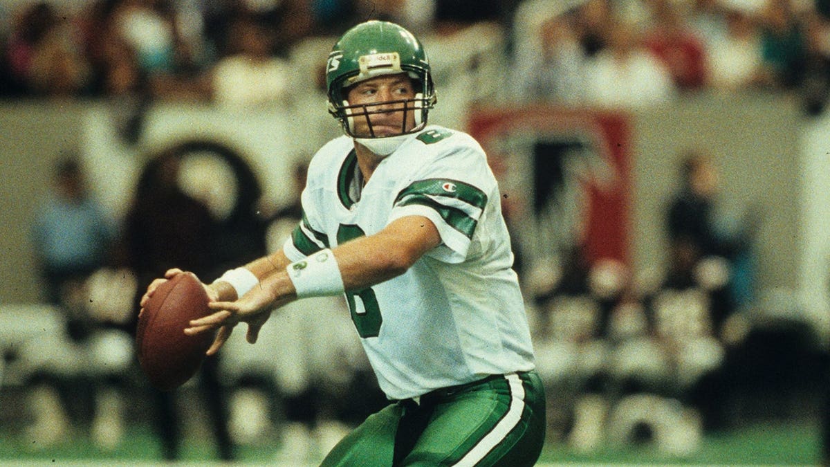 Former Giants second-round quarterback dies tragically at 57 after battle with colon cancer