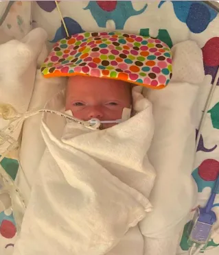 A Miracle of Resilience: Morgan’s Journey Through Premature Birth and Unwavering Love 318