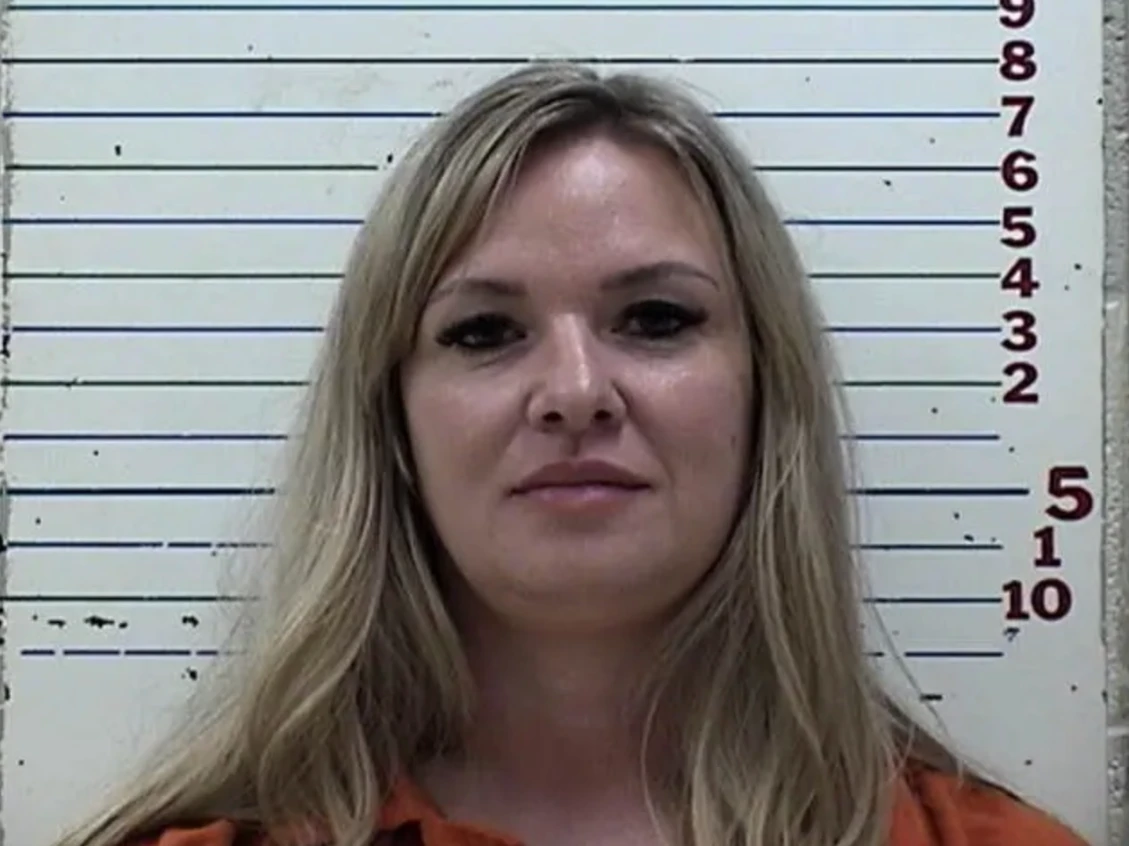 Shocking Attacks at Oklahoma Elementary School: Two Teachers Charged with Assault on Students VA45