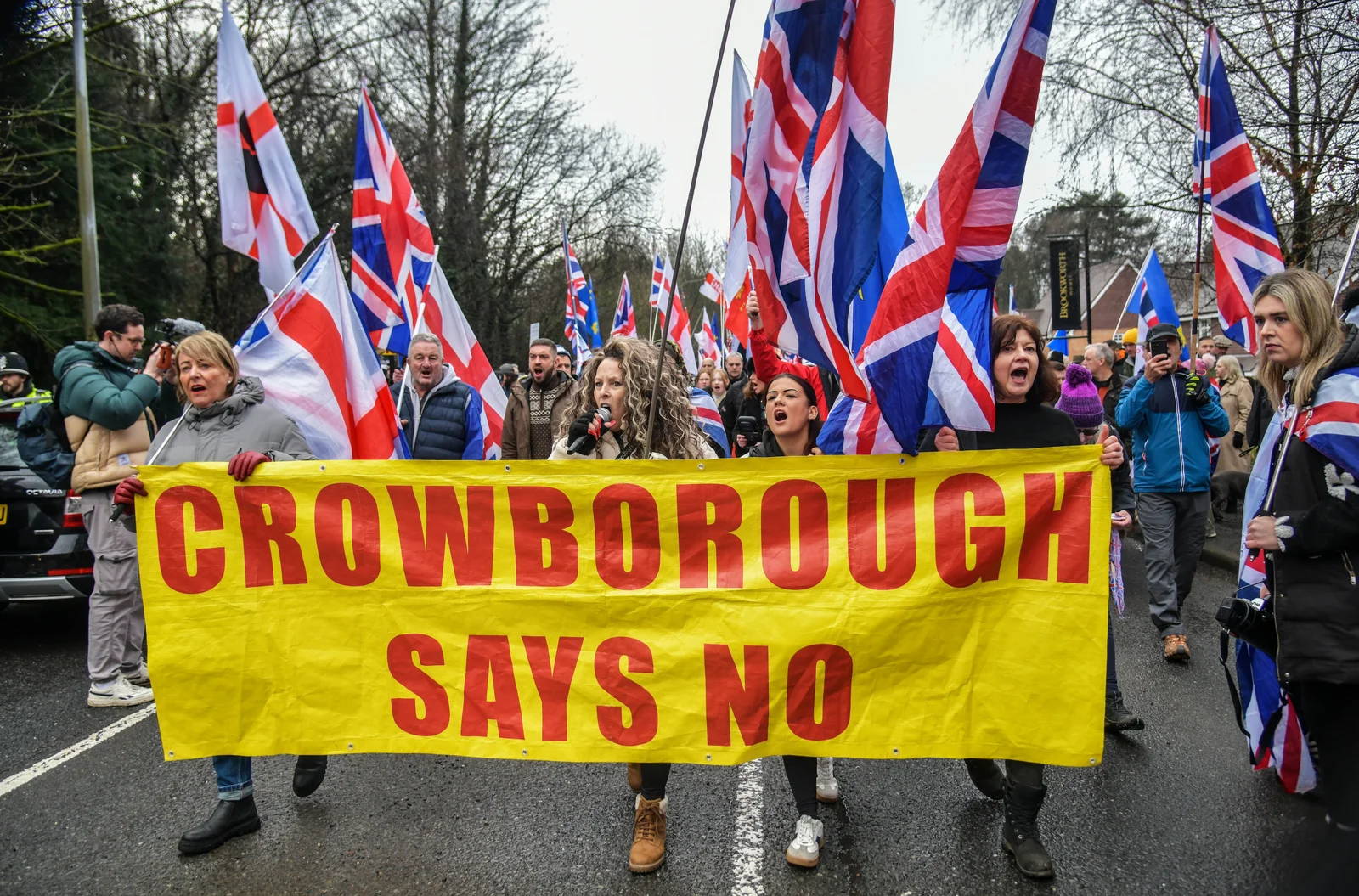 FARAGE DROPS SHOCK MIGRANT LOCKDOWN PLAN._hihehu