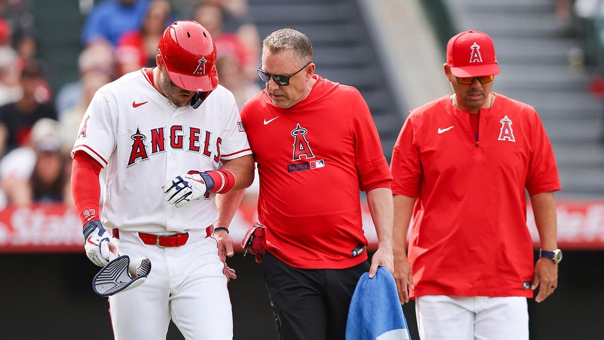 Trout Watch: Captain Considered Day-to-Day After Negative X-Rays on Left Hand .v1