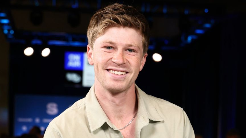 “I STILL HEAR HIS VOICE”: Robert Irwin SHOCKS fans with a raw and emotional confession about his father’s passing, REVEALING the "crippling" grief he hides behind his smiles and the secret struggle to maintain the Irwin legacy