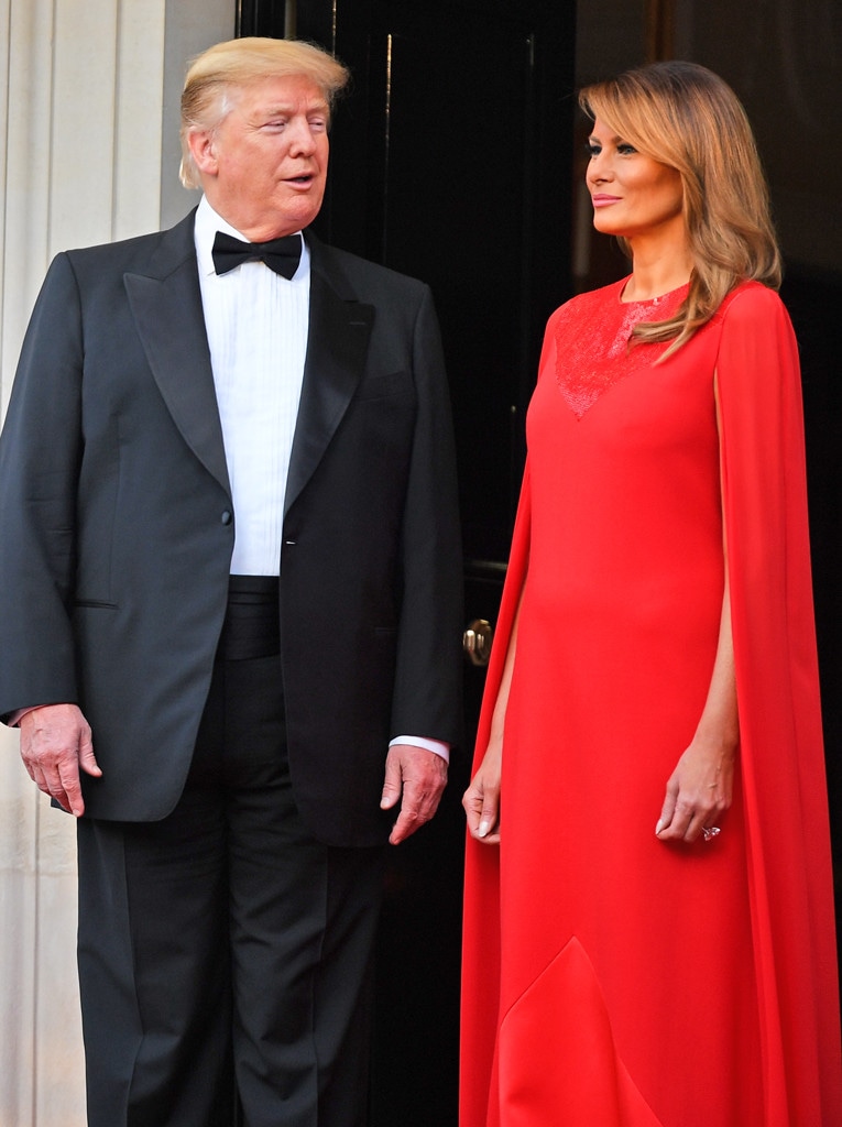 A Quiet Moment of Support Between Donald Trump and Melania Trump Draws Attention_011