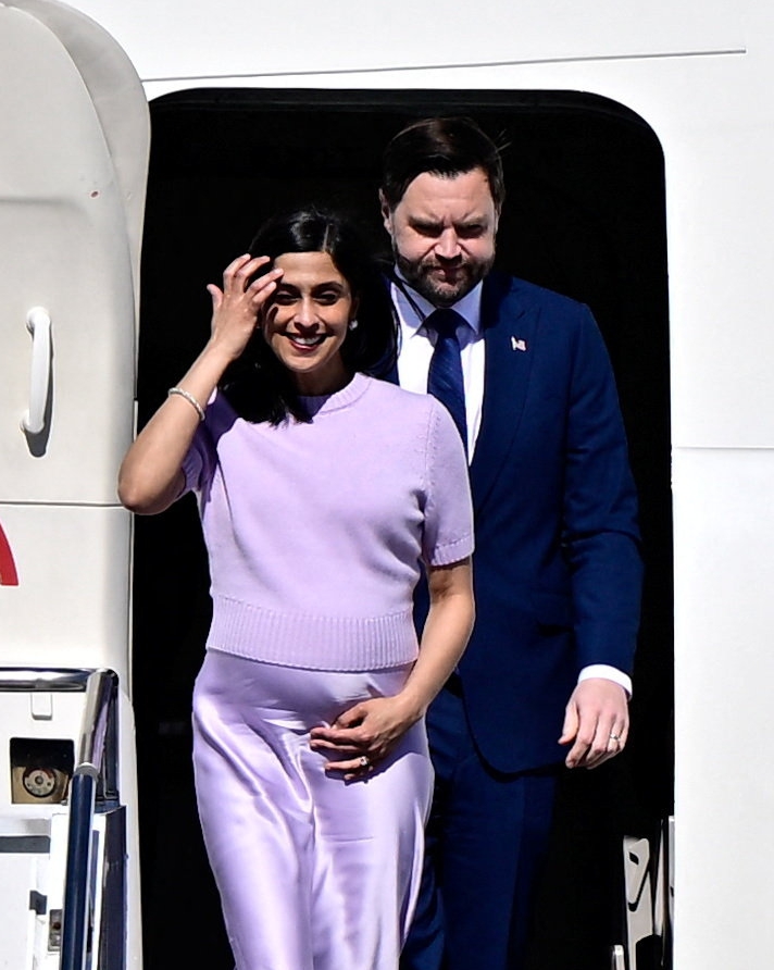 How Does She Keep Going? Inside Usha Vance’s Quiet Strength During Pregnancy