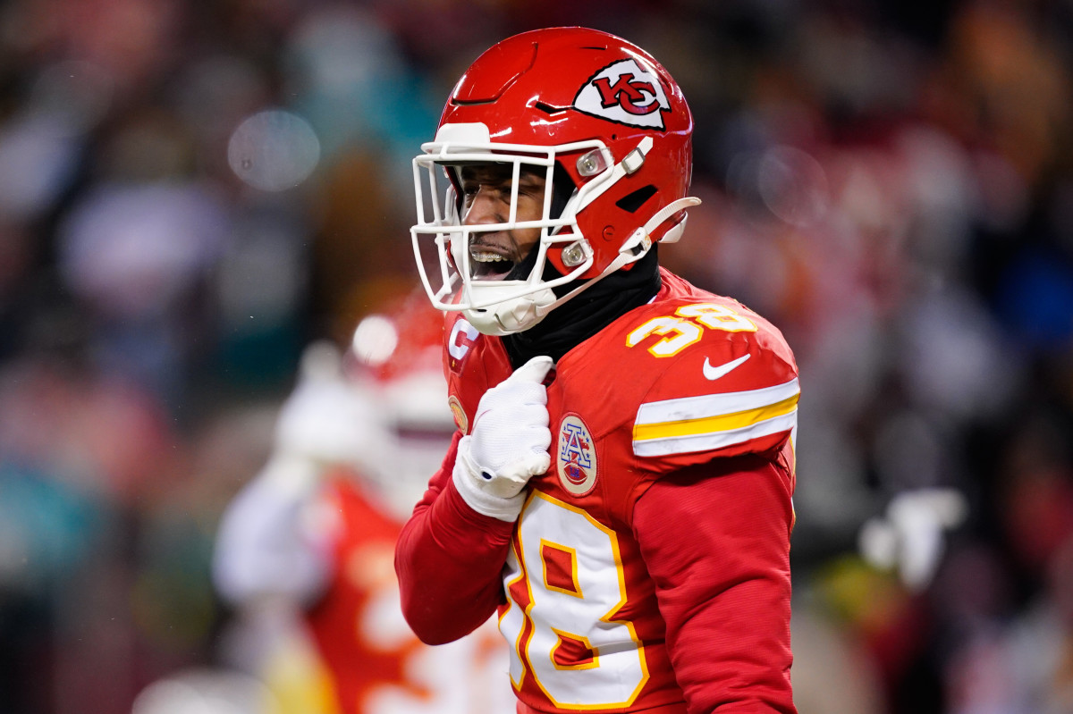 2-Time Super Bowl Champion CB Re-Signs With Kansas City Chiefs Just 12 Hours After Rejecting New England Patriots