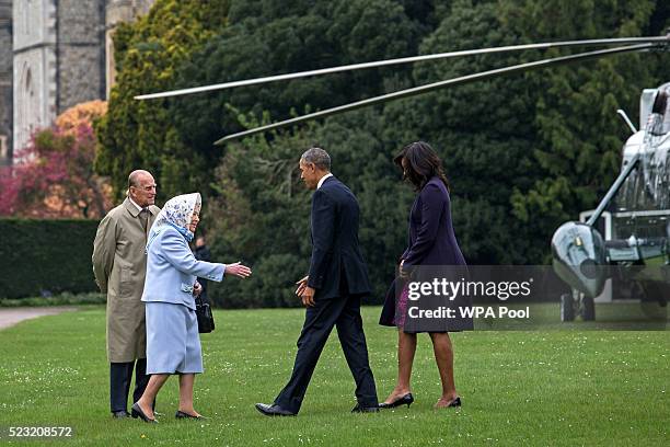 When the Queen Bent Tradition: The Quiet Moments That Redefined Royal Protocol with the Obamas